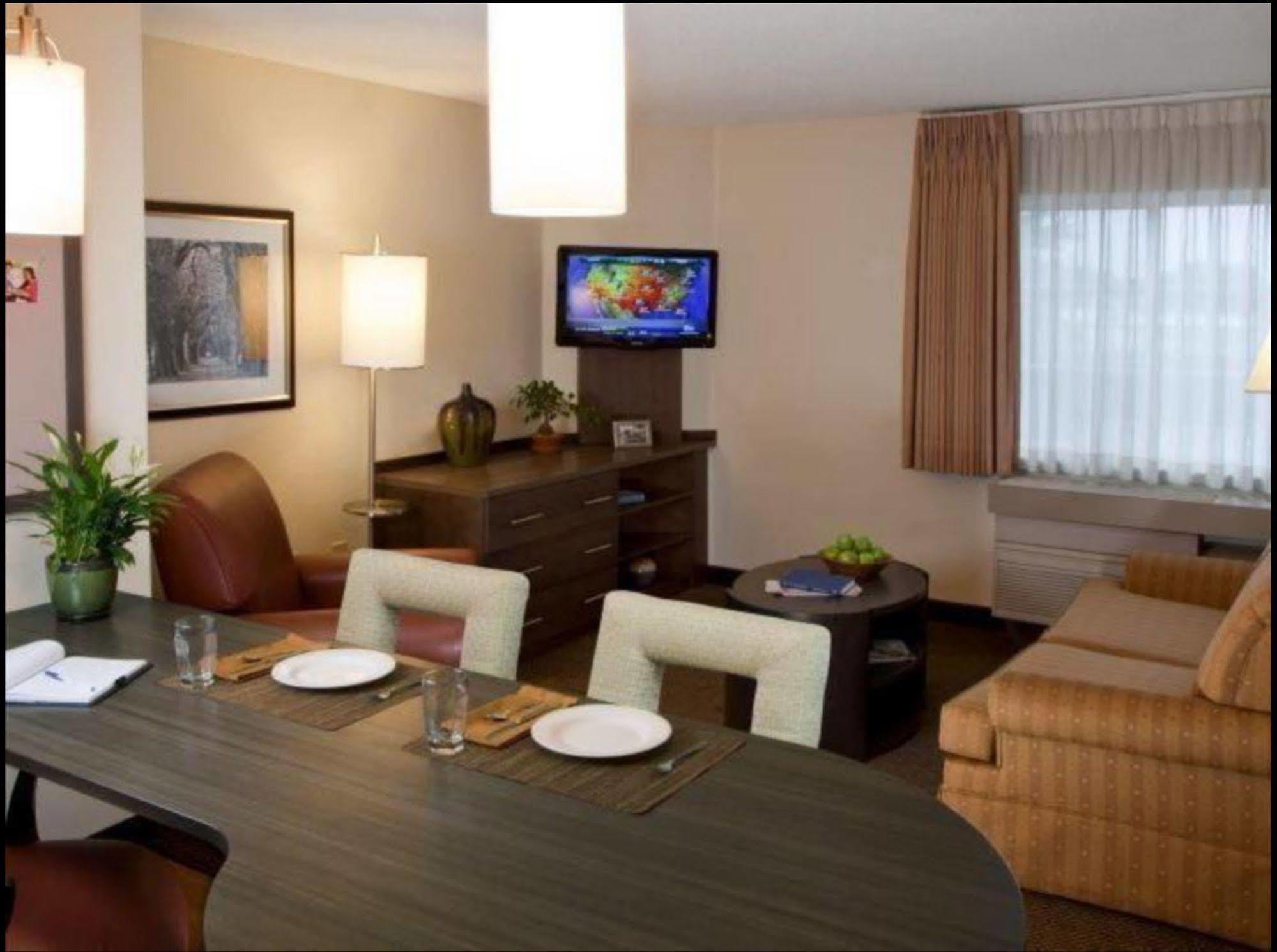Candlewood Suites Detroit - Southfield Extérieur photo